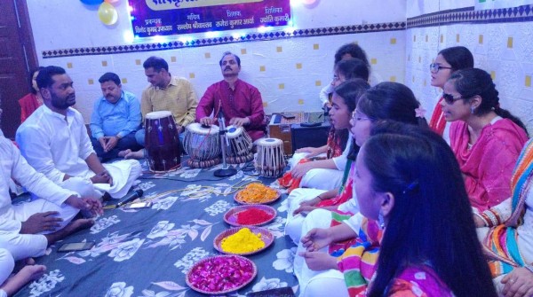 ‘होली’ का ‘त्योहार’ संगीत ‘नृत्य’ एवं ‘रंगों’ से ‘भरपूर’ःसंतोष