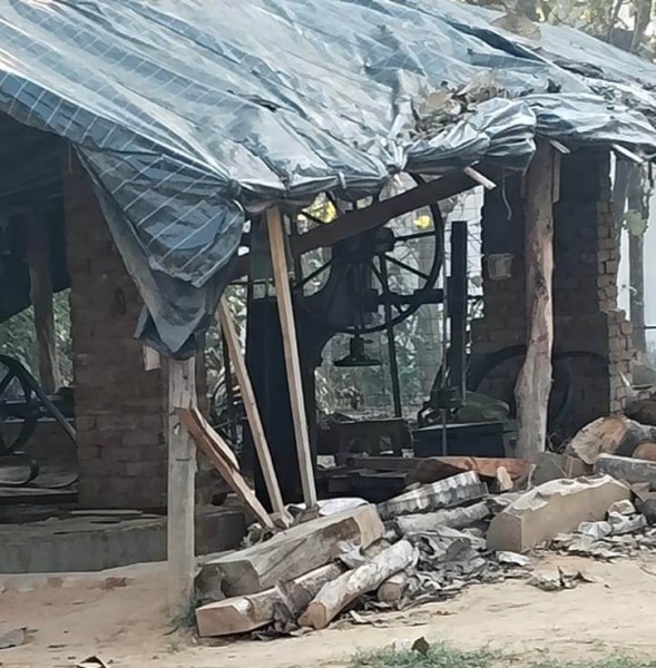 बस्ती: नगर थाना क्षेत्र के बक्सर में अवैध आरा मशीन संचालन व भूमि विवाद की डीएम-वन विभाग से शिकायत, मारपीट का आरोप