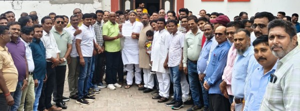 शिक्षकों के समक्ष आजीविका का संकट खड़ा हो गया