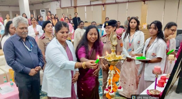सरस्वती कॉलेज ऑफ नर्सिंग, हापुड़ में 11वें लैम्प लाइटिंग एवं शपथ ग्रहण समारोह का भव्य आयोजन