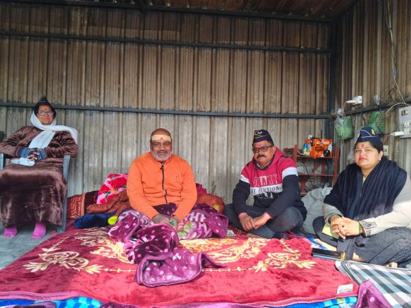 संस्था के पदाधिकारीयों ने यति नरसिम्हानंद गिरी व डाक्टर उदिता त्यागी से की मुलाकात