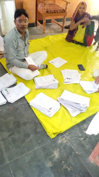 33’ रुपये और ‘18’ घंटे, ‘प्रेसर’ के चलते ‘बीएलओ’ कर रहें ‘सुसाइड’?