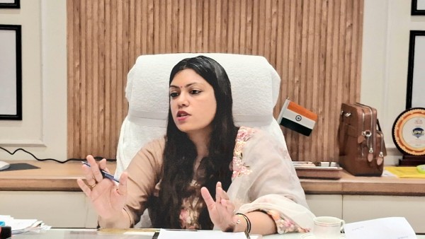 इंटरनेशनल एयरपोर्ट के विस्तारीकरण से प्रभावित कृषकों के प्रतिकर वितरण हेतु जिलाधिकारी की अध्यक्षता में बैठक हुई संपन्न