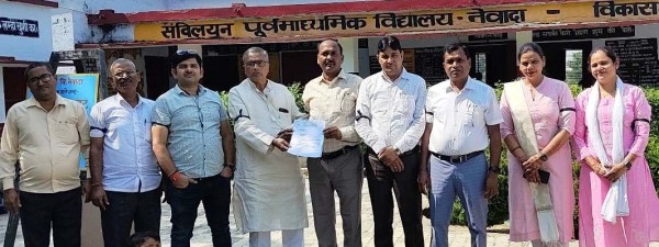 हस्ताक्षर अभियान में संघ अध्यक्ष उदयशंकर शुक्ल ने झोंकी ताकत