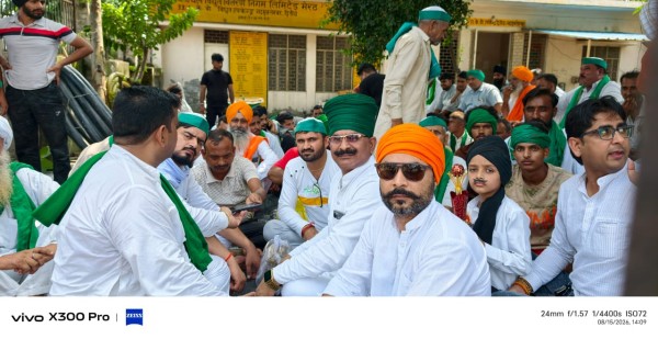 भाकियू टिकैत ने  बिजली घर पर शान से फहराया तिरंगा,  देश के वीर शहीदों को किया नमन; मौके पर निस्तारित हुईं समस्याएं।
