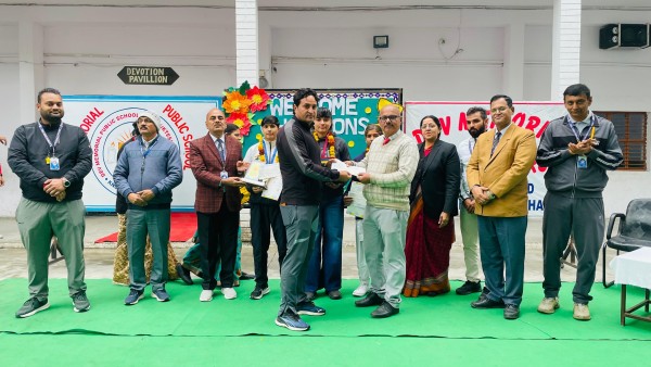 देव मैमोरियल पब्लिक स्कूल गढ़मुक्तेश्वर में  जूडो खिलाड़ियों का प्रतिभा सम्मान समारोह आयोजित किया गया।