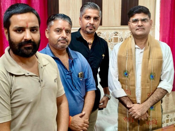 तीर्थ पुरोहित गंगा घाट सभा ने नवनियुक्त उपजिलाधिकारी अशोक कुमार सैनी का स्वागत किया