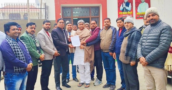 ‘सांसद’ से मिला ‘ग्रापए’, सौंपा ‘ज्ञापन’