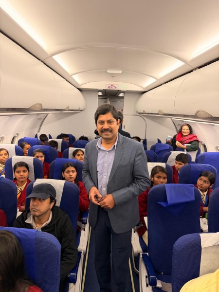 मुख्यमंत्री बाल सेवा योजना  को लेकर आयुक्त मेरठ मंडल द्वारा मीटिंग आहूत की गई