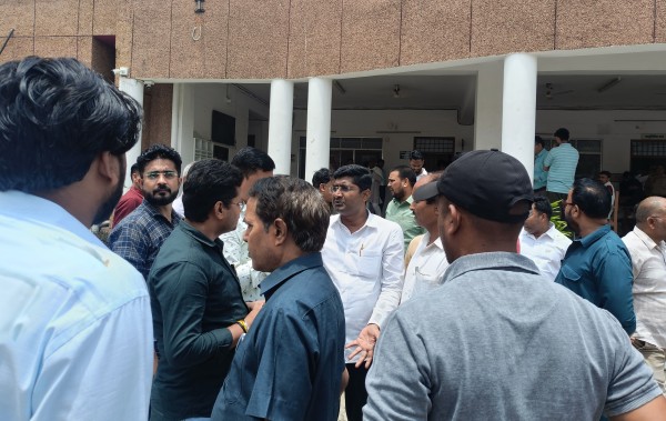 जो ‘शुक्लाजी’ ने ‘किया’ वही ‘त्रिपाठीजी’ करते तो  चल जाता ‘बुलडोजर’!
