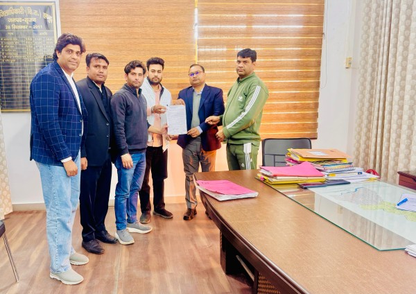 सभासदों ने गढ़ नगर पालिका परिषद पर लगाए भ्रष्टाचार के आरोप।