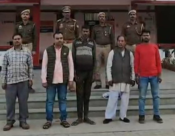 लालगंज पुलिस ने 7 लोगों को हिरासत में लियाः