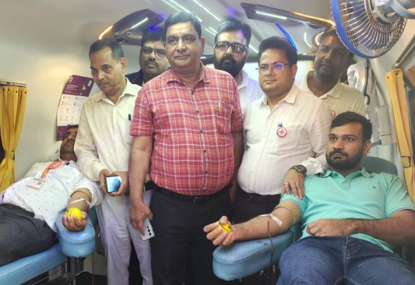 14 रक्तवीरों ने किया रक्तदान, बचेगी कईयों की जिंदगी