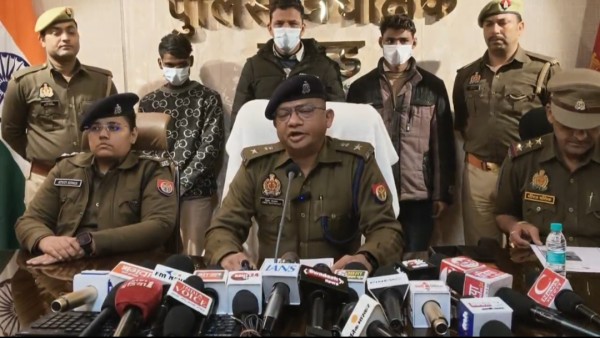 सनसनी फैलाने वाले हत्याकांड का पुलिस ने किया खुलासा तीन आरोपी गिरफ्तार।