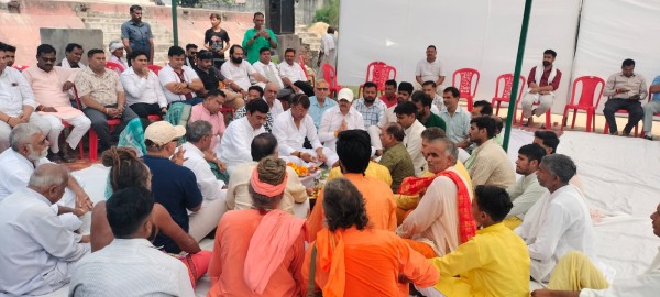 रामलीला मंचन के लिए विधायक के साथ तीन अध्यक्षों ने किया भूमि पूजन, गढ़ में चर्चा तेज