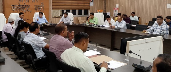 कमिश्नर ने किया 50 लाख से अधिक की लागत वाली परियोजनाओं की समीक्षा