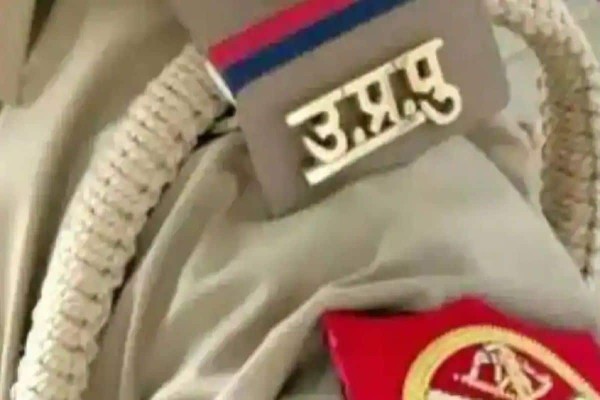 सी.ओ जलेसर द्वारा पत्रकार सीनियर सिटीजन से कि अभद्रता