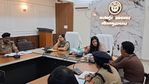 श्रावण शिवरात्रि कांवड़ यात्रा की तैयारियों को लेकर पुलिस आयुक्त एवं जिलाधिकारी ने की समीक्षा बैठक