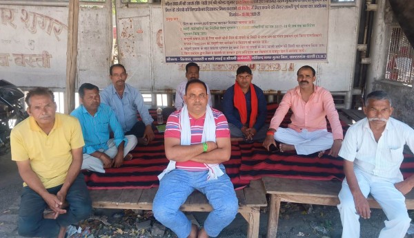 सैकड़ों ‘सीजनल’ कर्मचारी ‘भुखमरी’ से जूझ ‘रहें’ चंद्रेश प्रताप सिंह