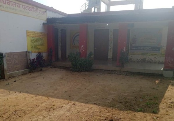 चौकिएं मत, ‘पटखौली राजा के ‘प्रधान’ मनोज ‘दूबे’ कर रहें ‘मजदूरी’!