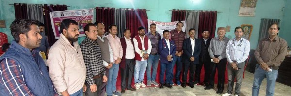 ‘पत्रकारों’ के ‘परिजन’ को ‘लगा’ फ्री हेल्थ ‘कैंप’