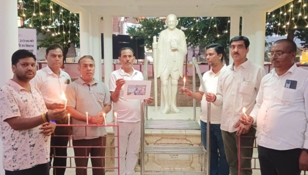 पत्रकार राजीव प्रताप की हत्या पर पत्रकारों ने दी श्रद्धाजंलि