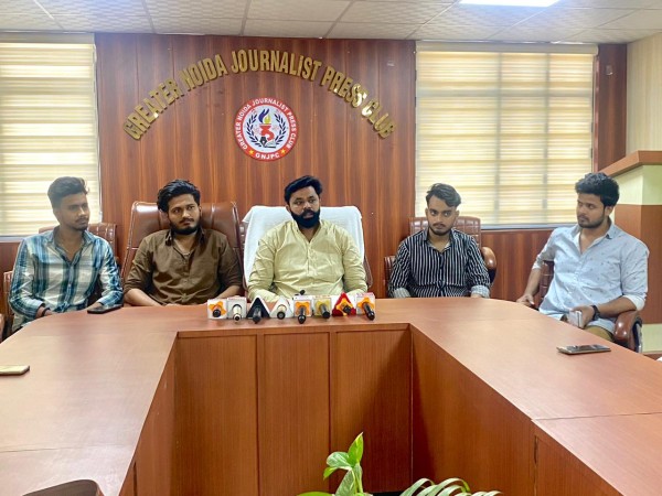 मंगलमय कॉलेज में छात्रों का रोष: फर्जी कोर्स के खिलाफ एक अप्रैल को होगा अनिश्चितकालीन धरना l